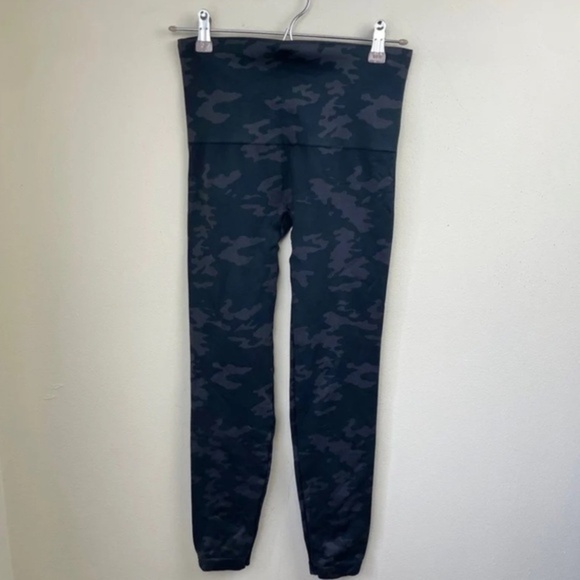 SPANX Black‎ Camo Seamless Leggings for Women Tummy Control - Picture 7 of 8